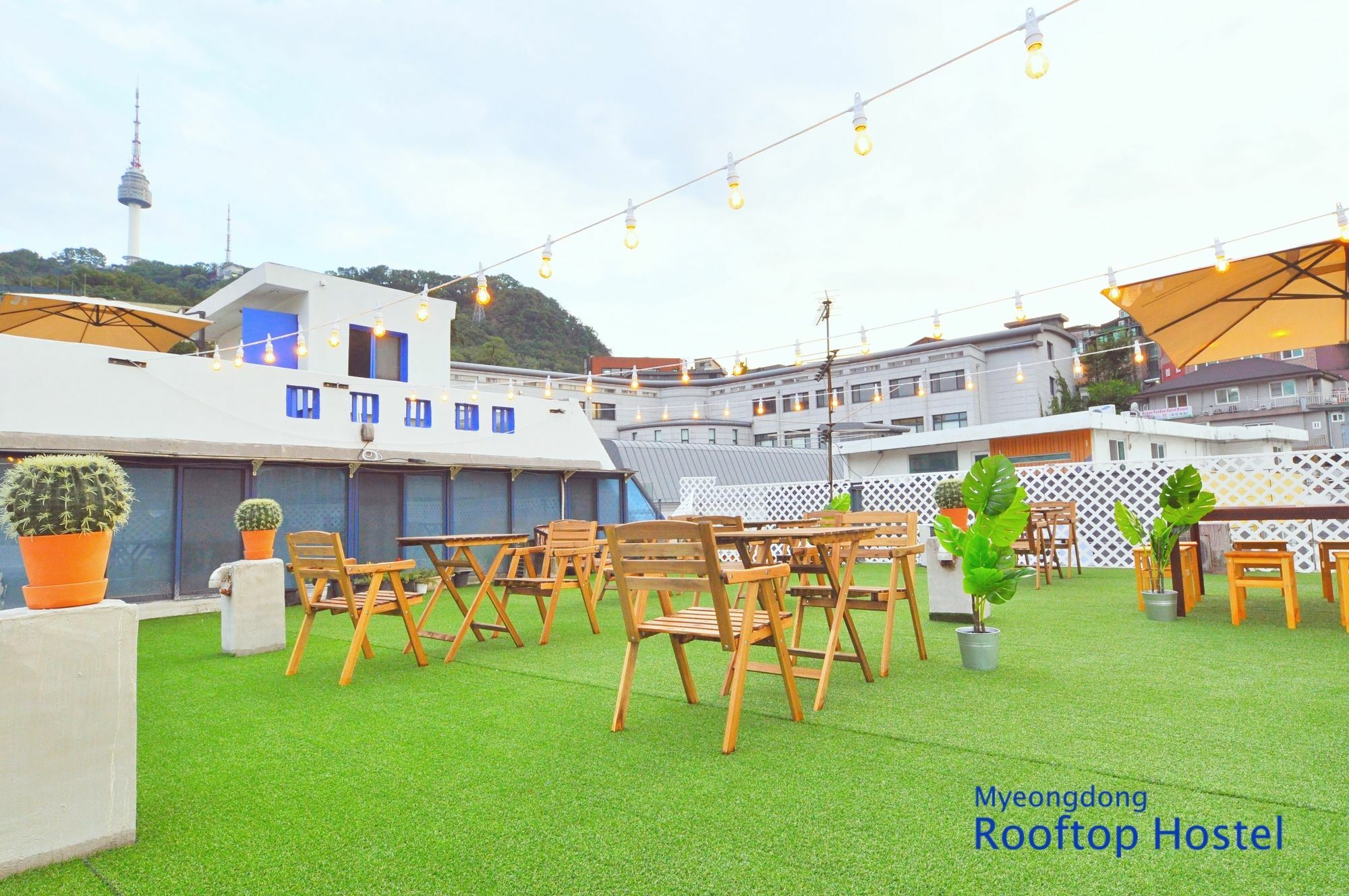 Myeongdong Rooftop Hostel Seúl Exterior foto