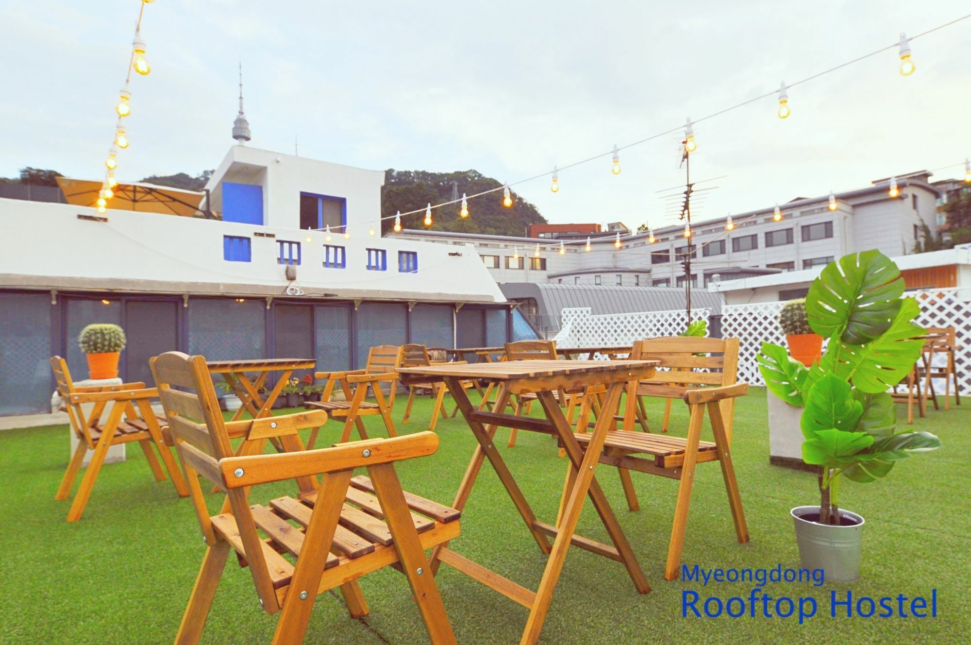 Myeongdong Rooftop Hostel Seúl Exterior foto